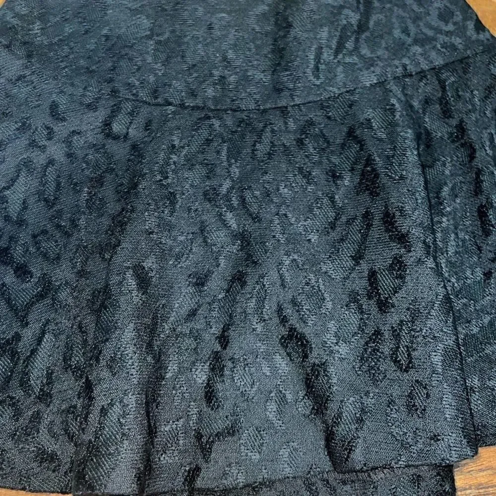 Free people Black chenile leopard skirt size 4